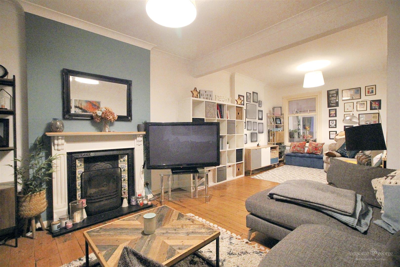 4 bed property in Wantage Road, Reading